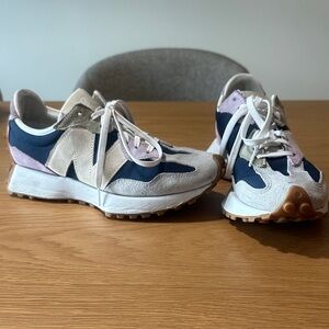 New Balance Women's 327